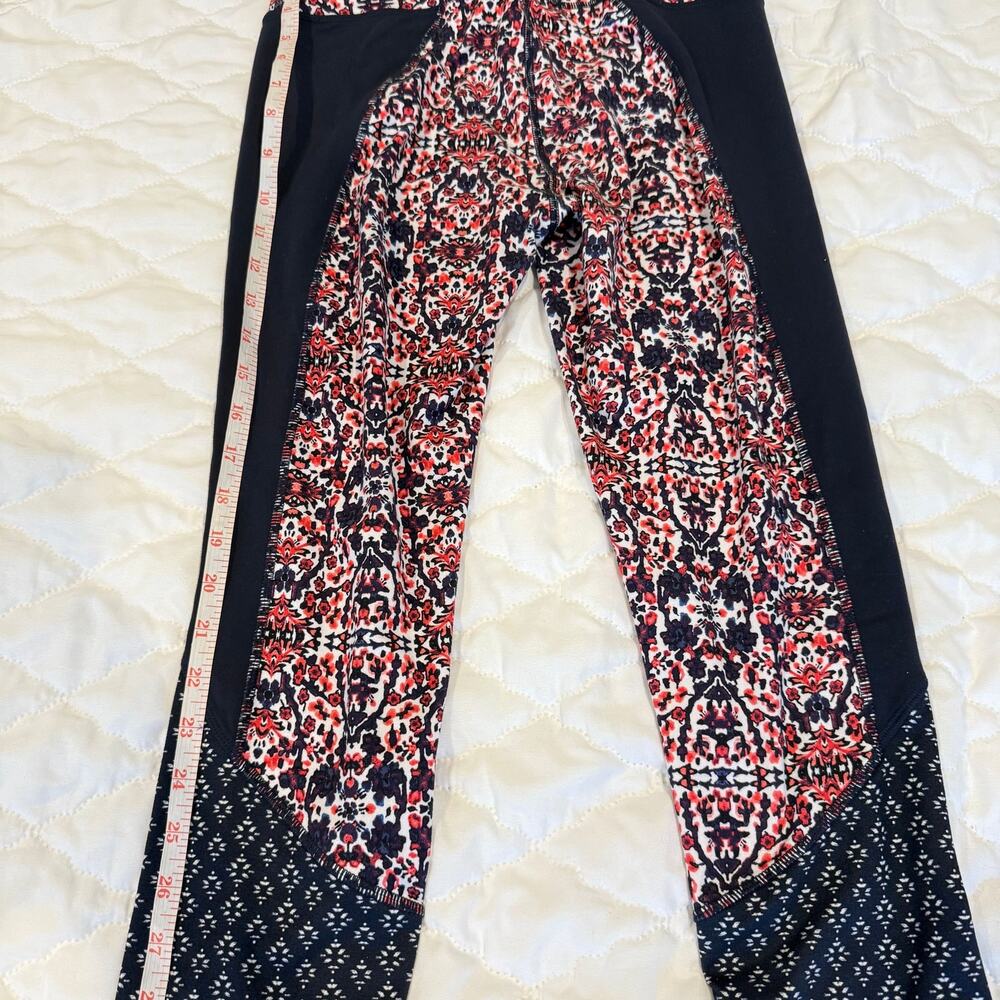 Athleta Cropped Leggings Women's XS Red & Navy Blue Floral Print Graphic Small